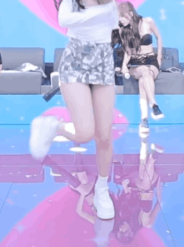 1754307438543.gif
